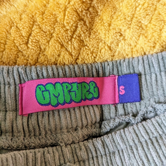 Light olive green corduroy pants size SMALL - Picture 3 of 7